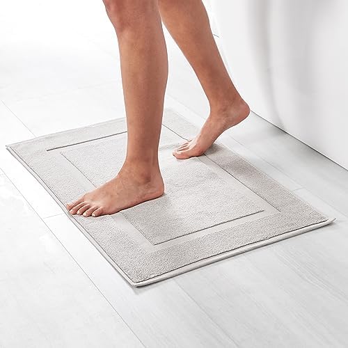 Amazon Basics Banded Bathroom Bath Rug Mat, 100% Cotton, 31 x 20 inches, Soft Silver - Image 2