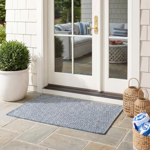 SAFAVIEH Courtyard Outdoor Area Rug 2'3"x5', Navy & Grey CY8022-36821 by Unknown