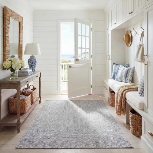 SAFAVIEH Outdoor Accent Rug 4'x5'7" - Courtyard Collection - Coastal Design, Grey & Navy, Durable & Easy Cleaning, Ideal for Patio, Entryway, Mudroom, Backyard (CY8022-36812) by Unknown