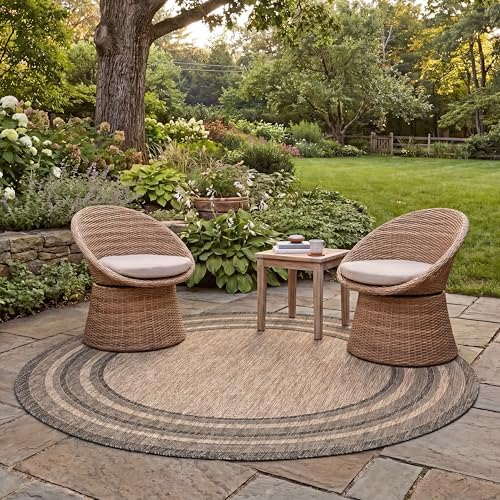 SAFAVIEH Courtyard Outdoor Round Rug 7'10", Natural & Black CY8475-37312 by Unknown