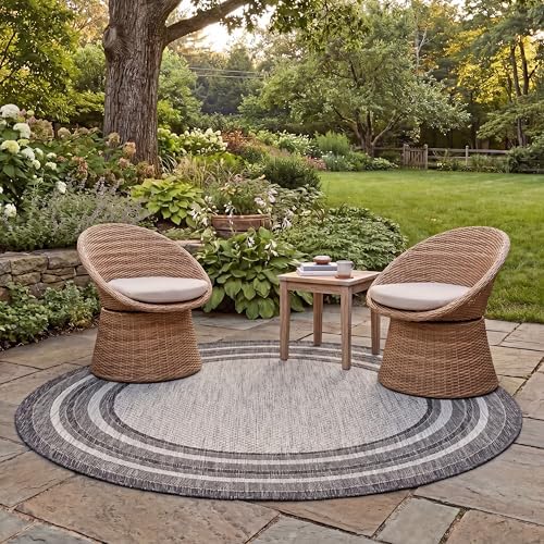 SAFAVIEH Courtyard Outdoor Round Rug 6'7", Light Grey & Black CY8475-37612 by Unknown