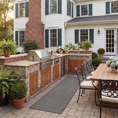 SAFAVIEH Courtyard Outdoor Runner Rug 2'3"x6'7", Black & Beige CY8022-36621 by Unknown