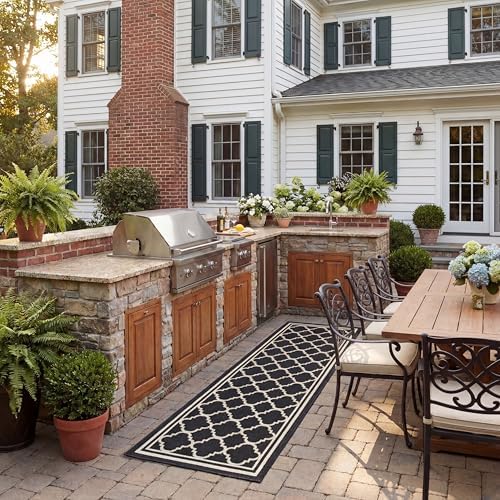 SAFAVIEH Courtyard Outdoor Runner Rug 2'3"x22', Black & Beige CY6918-226 by Unknown