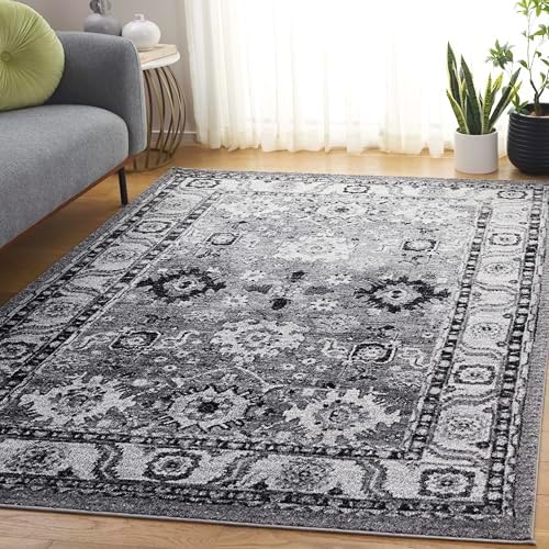 SAFAVIEH Vintage Hamadan Area Rug 5'3"x7'6", Grey & Black VTH214K by Unknown